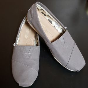 Toms classic slip-on